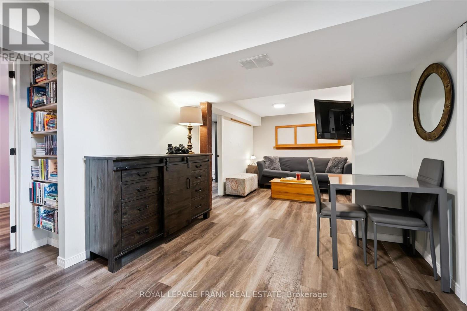 11 ARGYLE DRIVE - 22