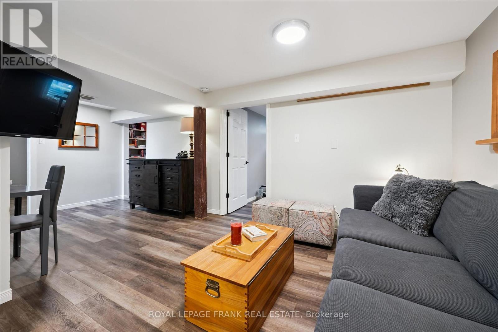 11 ARGYLE DRIVE - 24