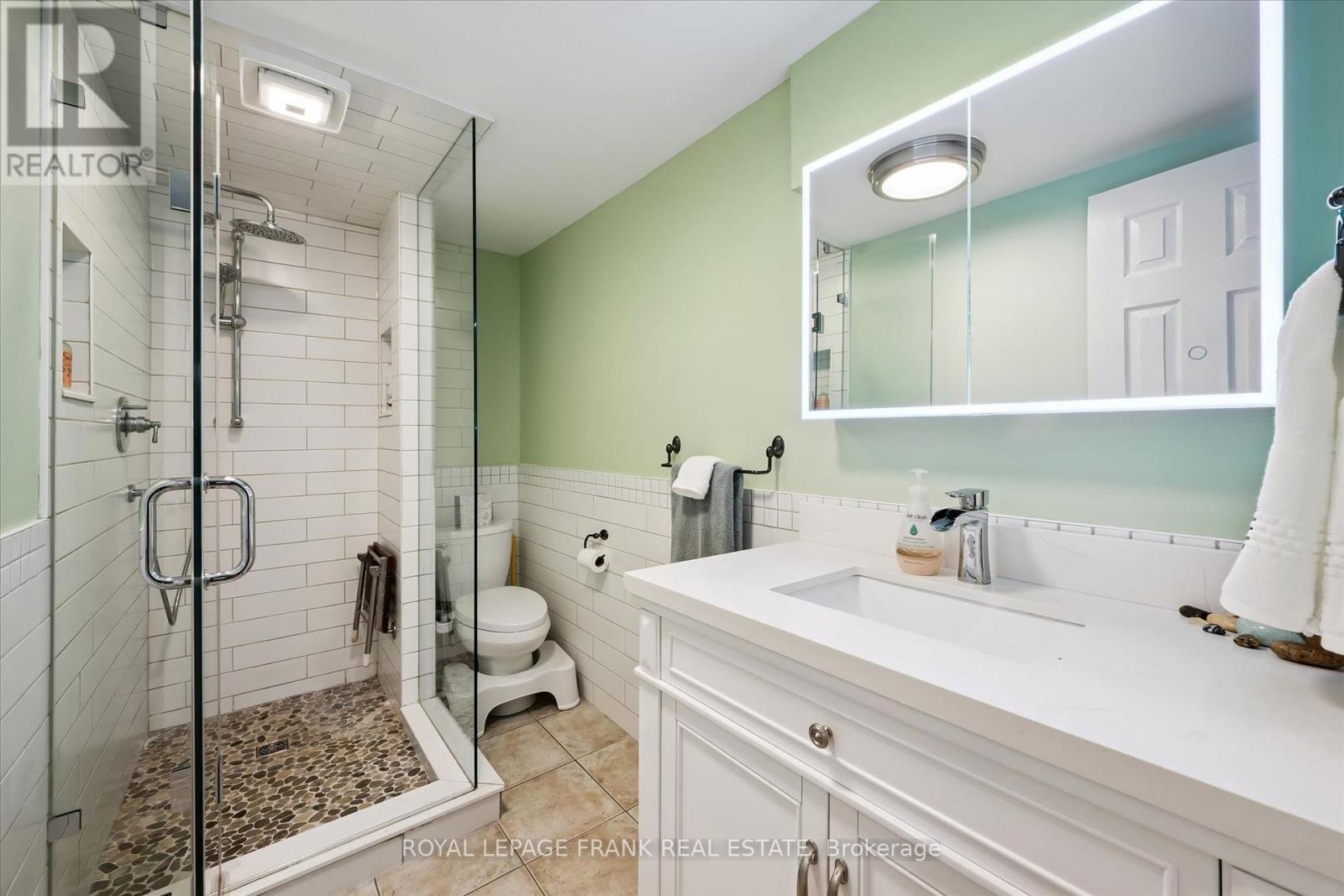 11 ARGYLE DRIVE - 31