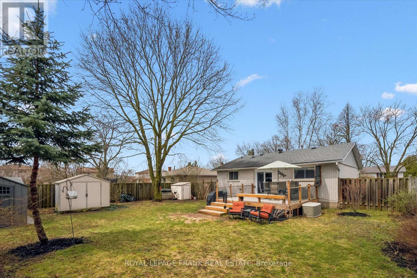 11 ARGYLE DRIVE - 32