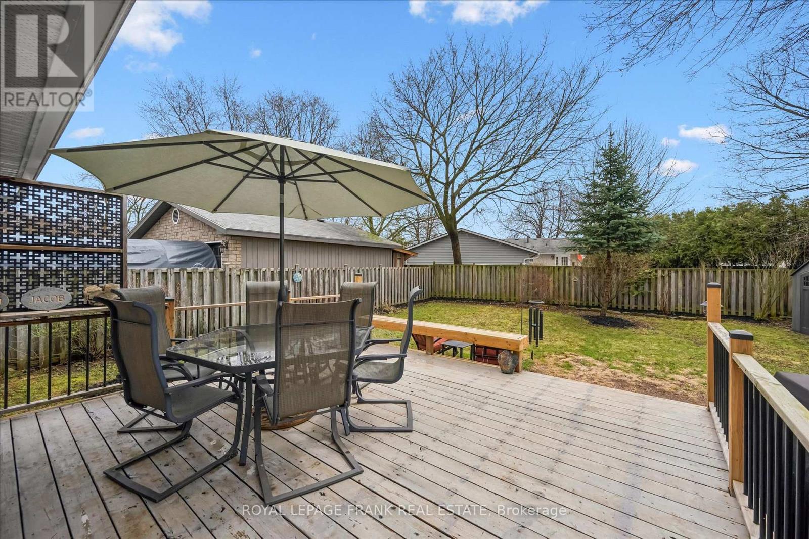 11 ARGYLE DRIVE - 35