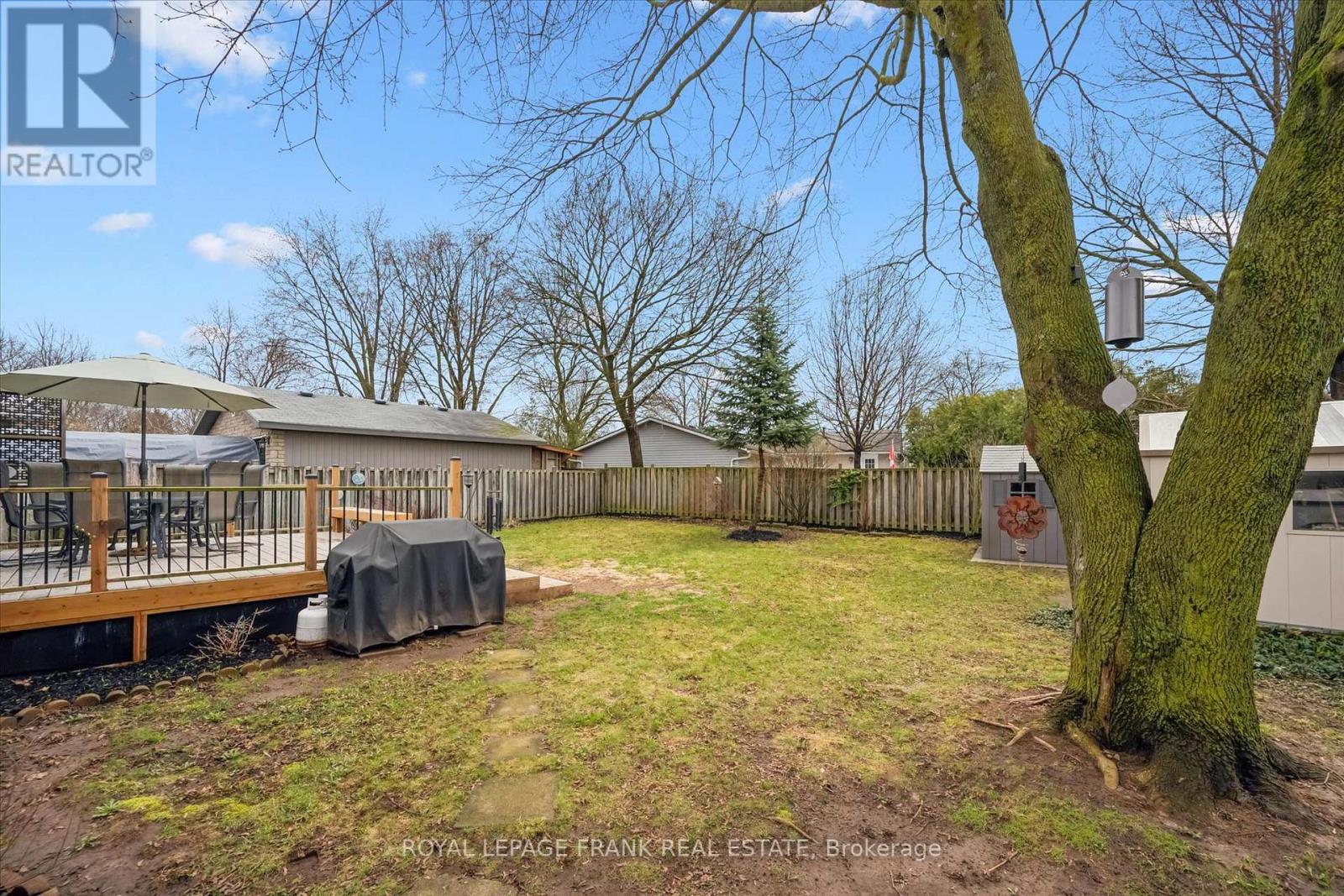 11 ARGYLE DRIVE - 37