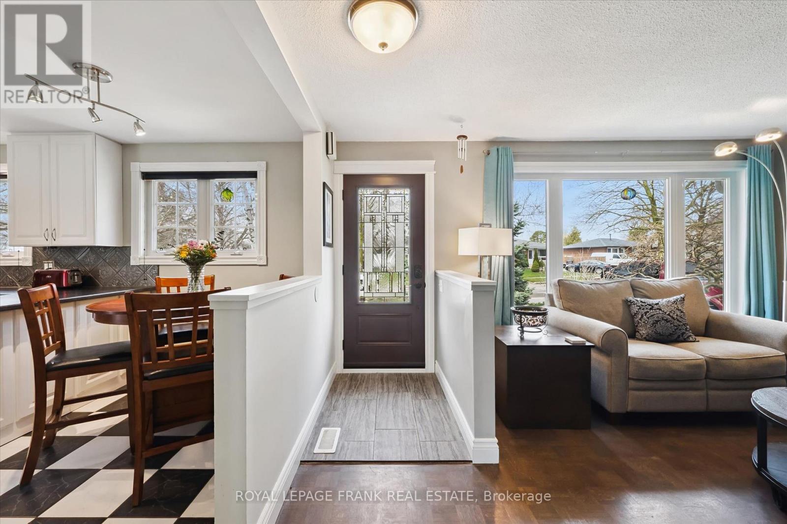 11 ARGYLE DRIVE - 5