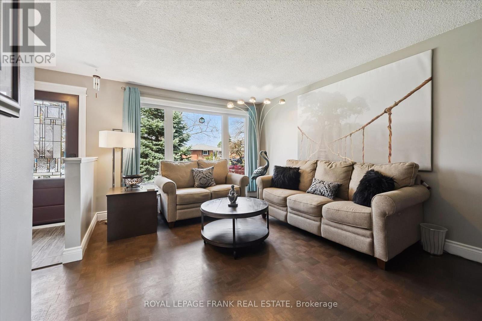 11 ARGYLE DRIVE - 7