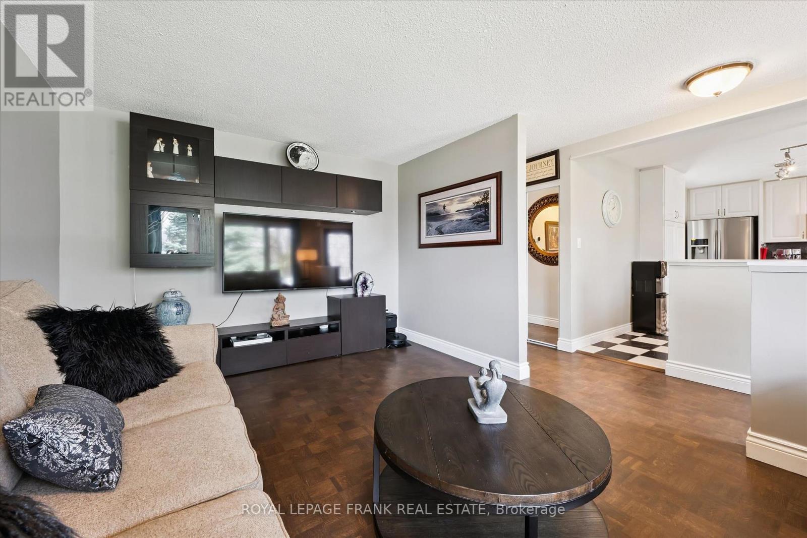 11 ARGYLE DRIVE - 9