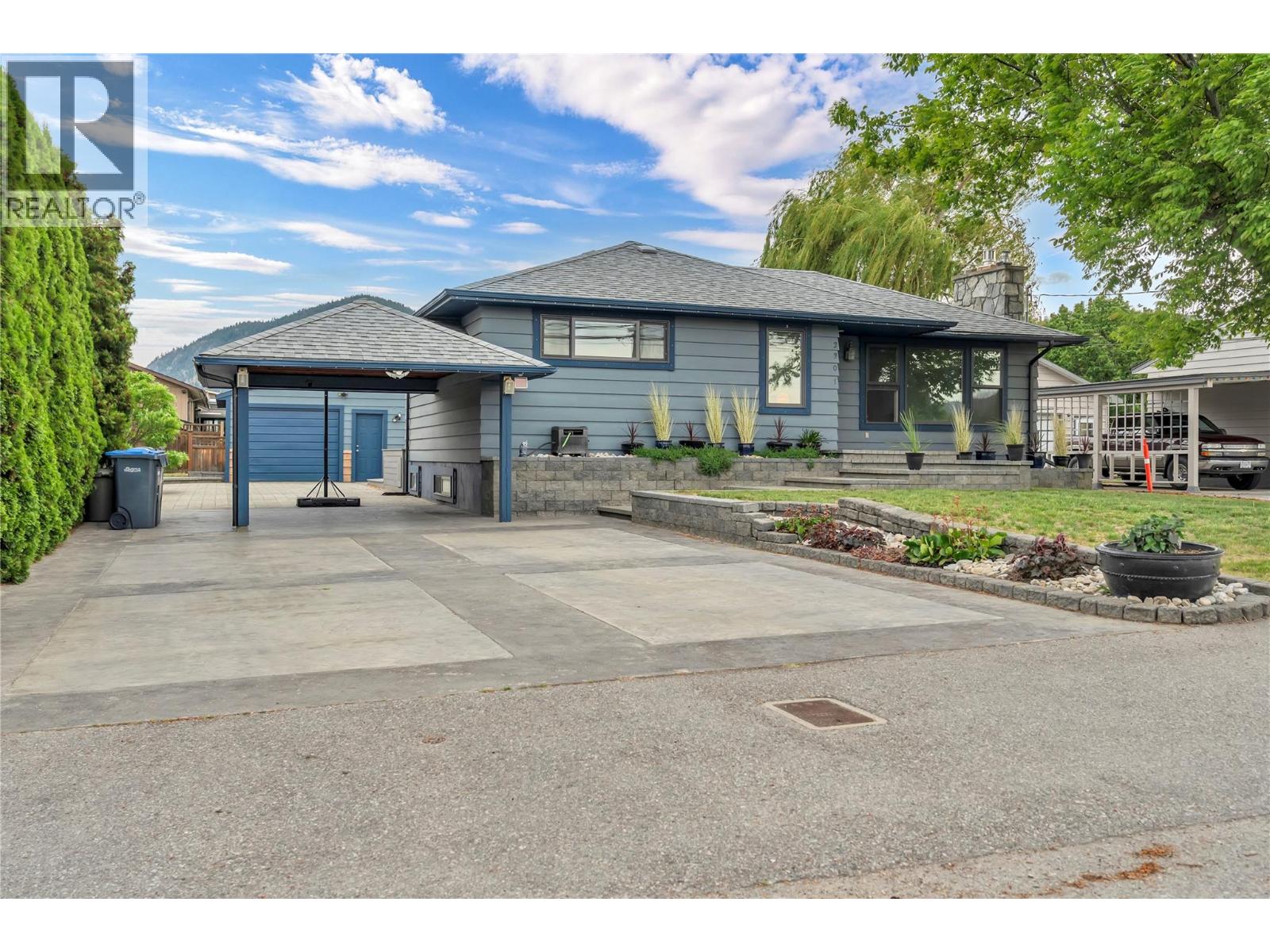 2301 TAIT Street, Summerland