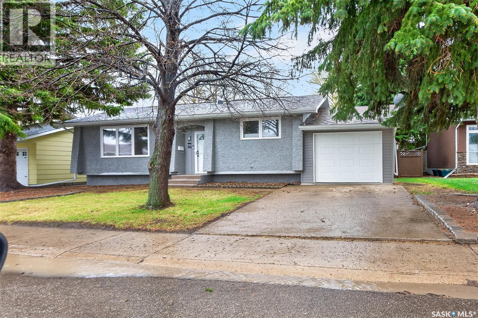 1227 Pascoe DRIVE E - 1