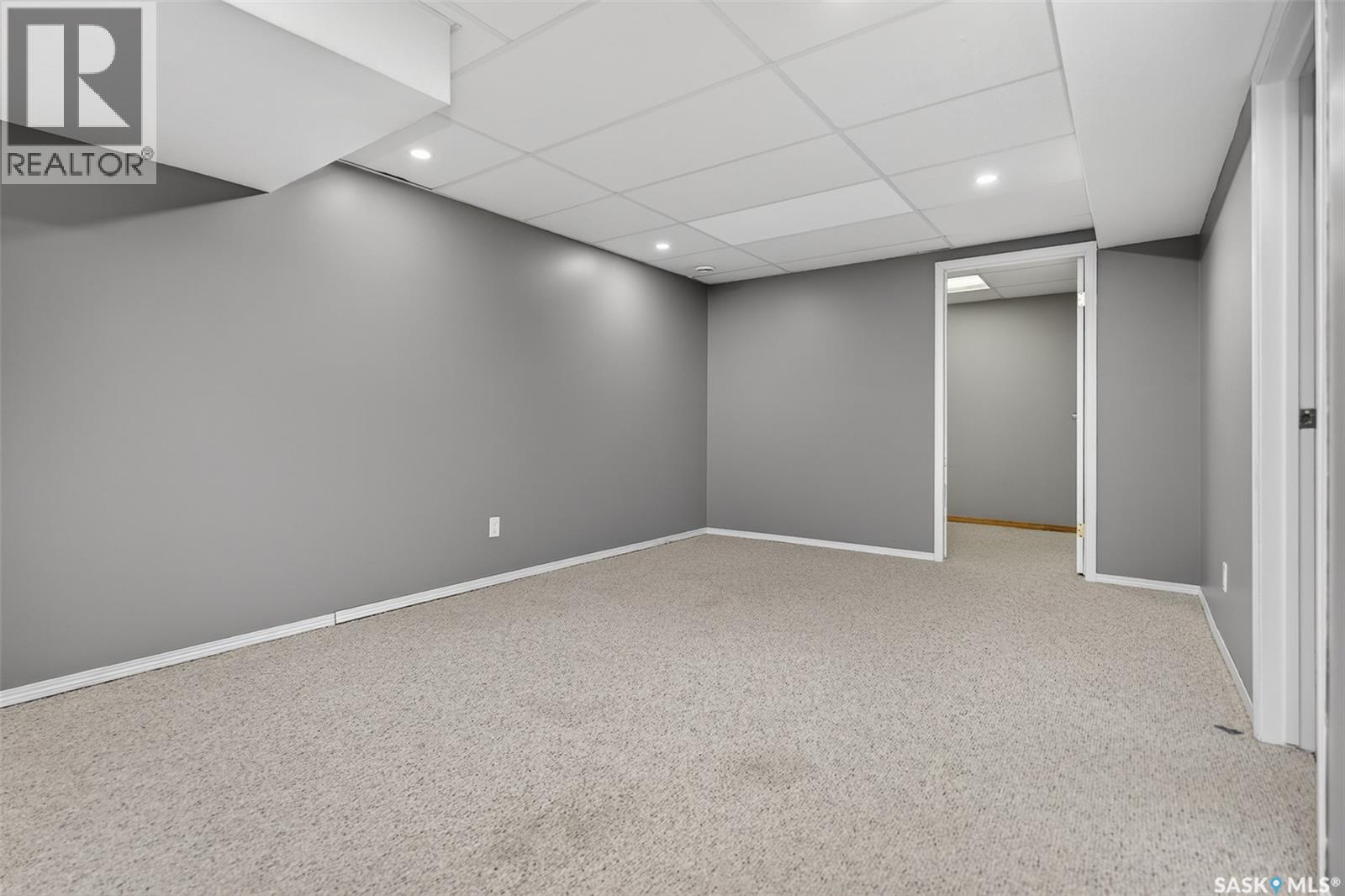 1227 Pascoe DRIVE E - 37