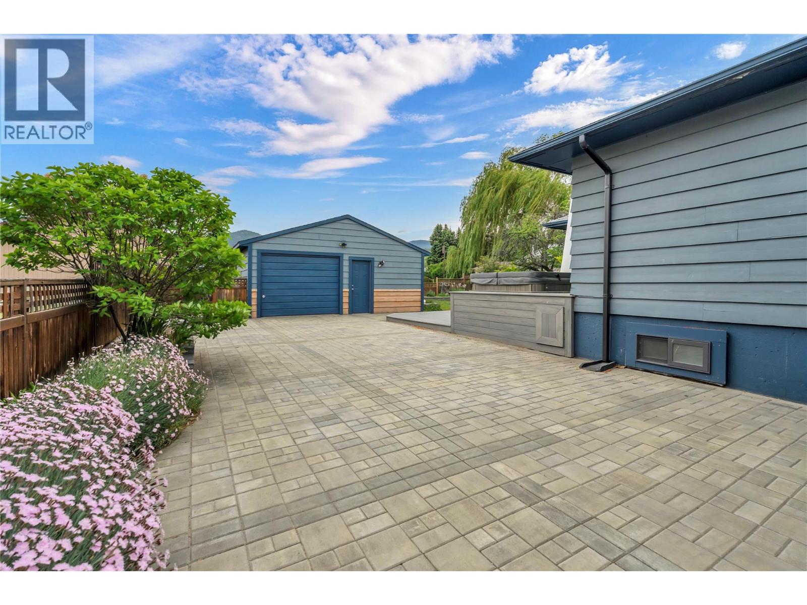 2301 TAIT Street, Summerland