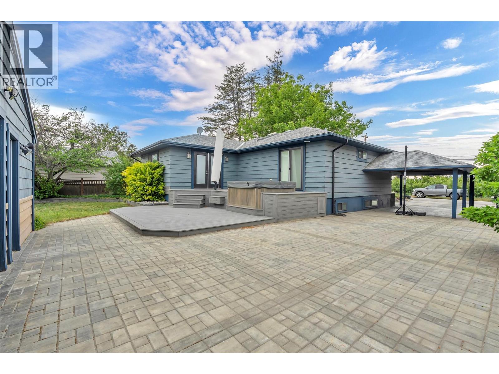 2301 TAIT Street, Summerland