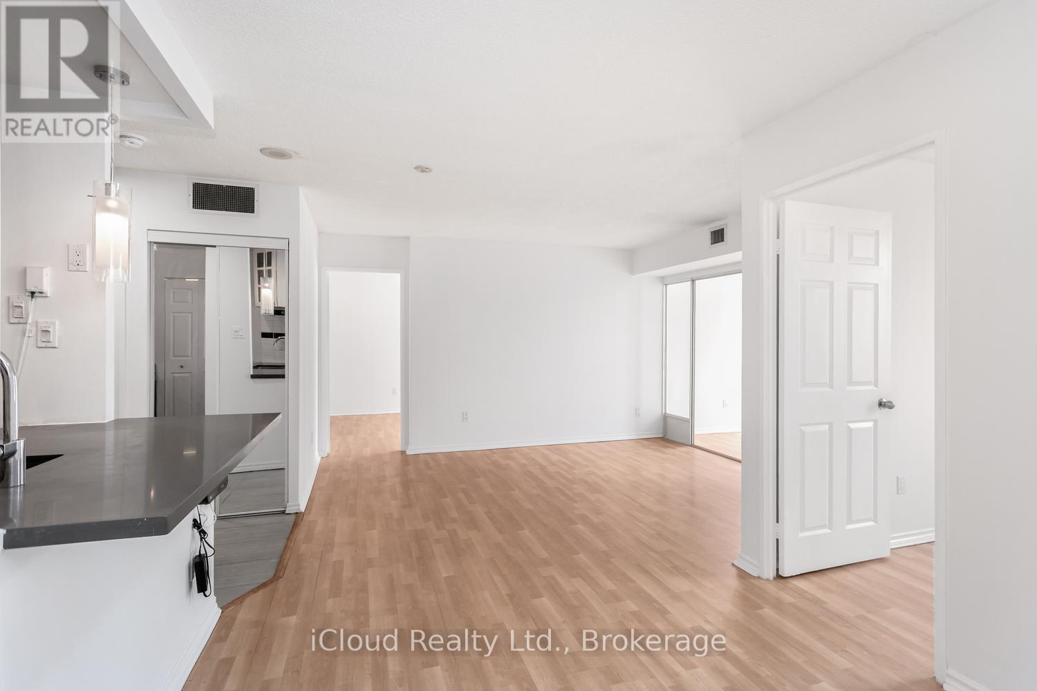 #2111 285 ENFIELD PLACE - 21