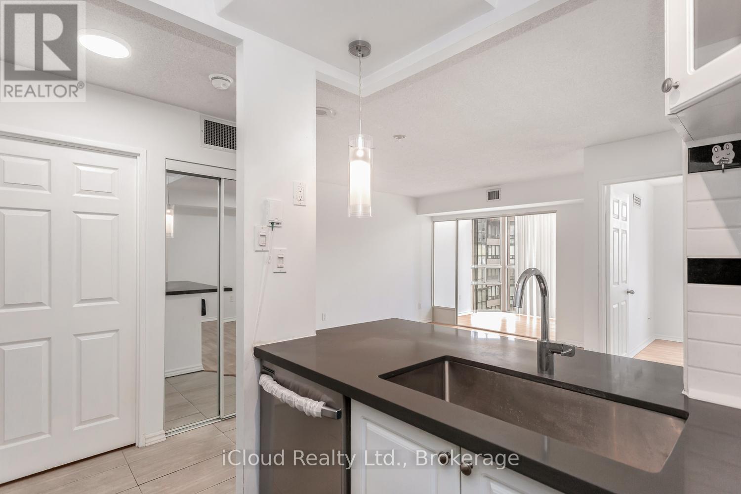 #2111 285 ENFIELD PLACE - 31