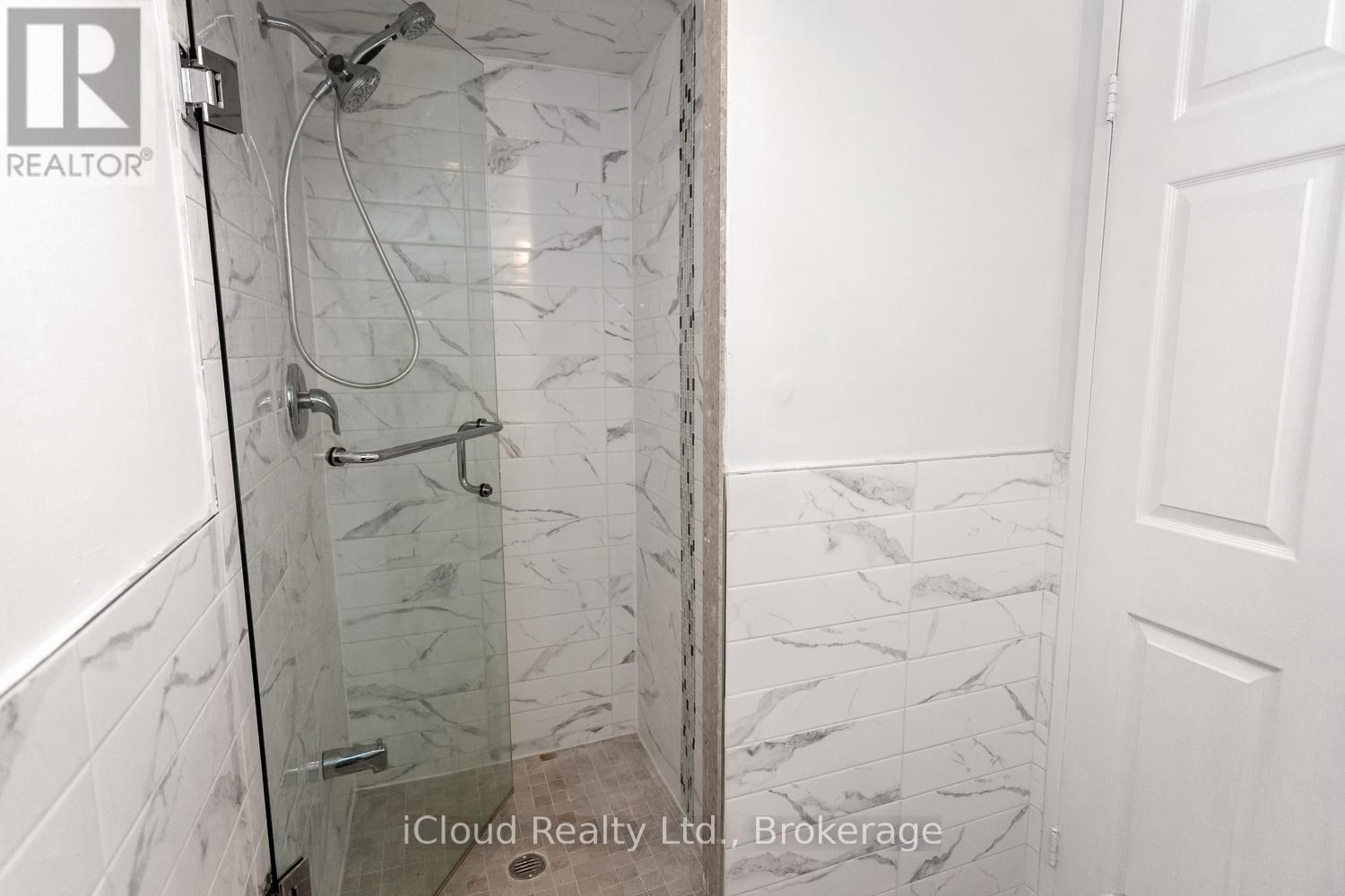 #2111 285 ENFIELD PLACE - 35