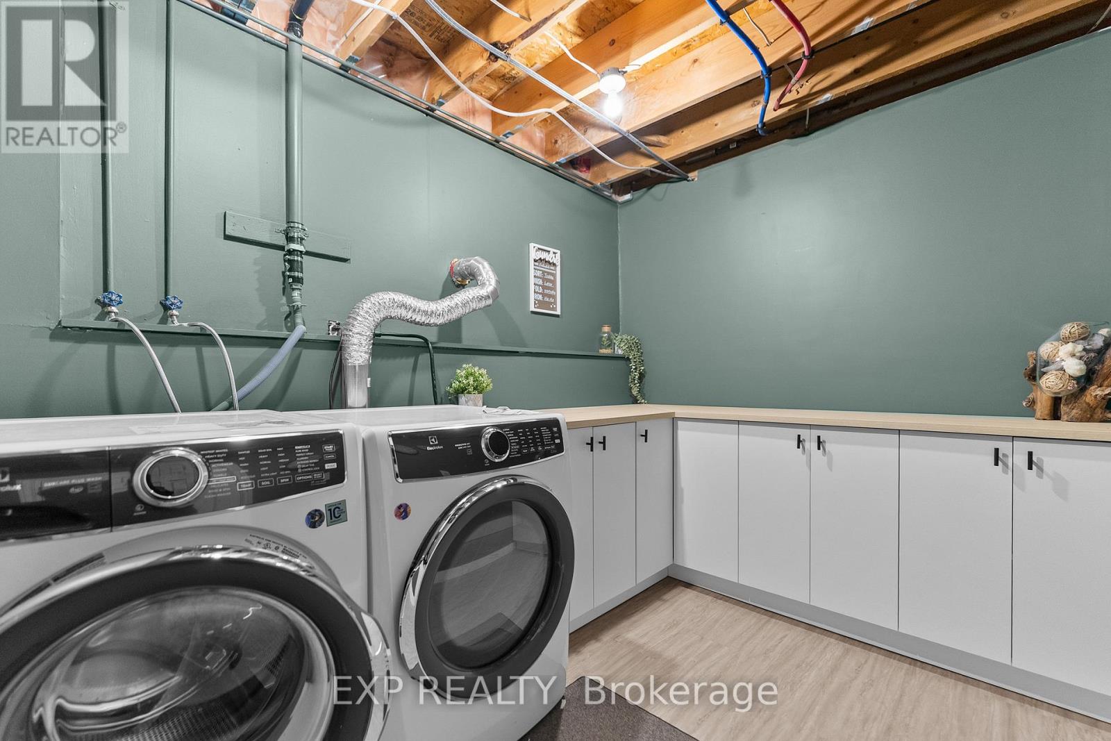 1348 SCHEEL DRIVE - 23