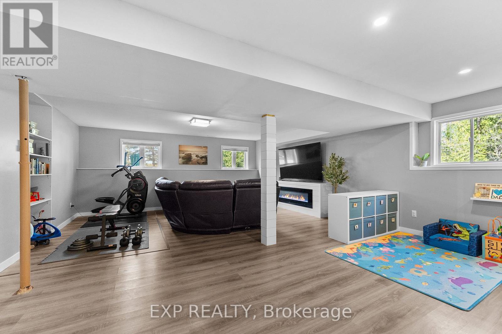1348 SCHEEL DRIVE - 26