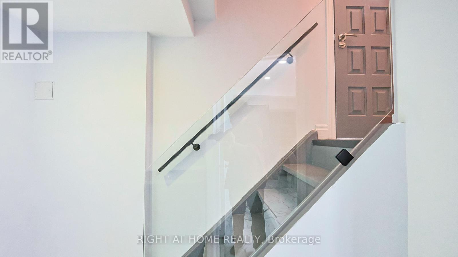 150 TOWER DRIVE - 21