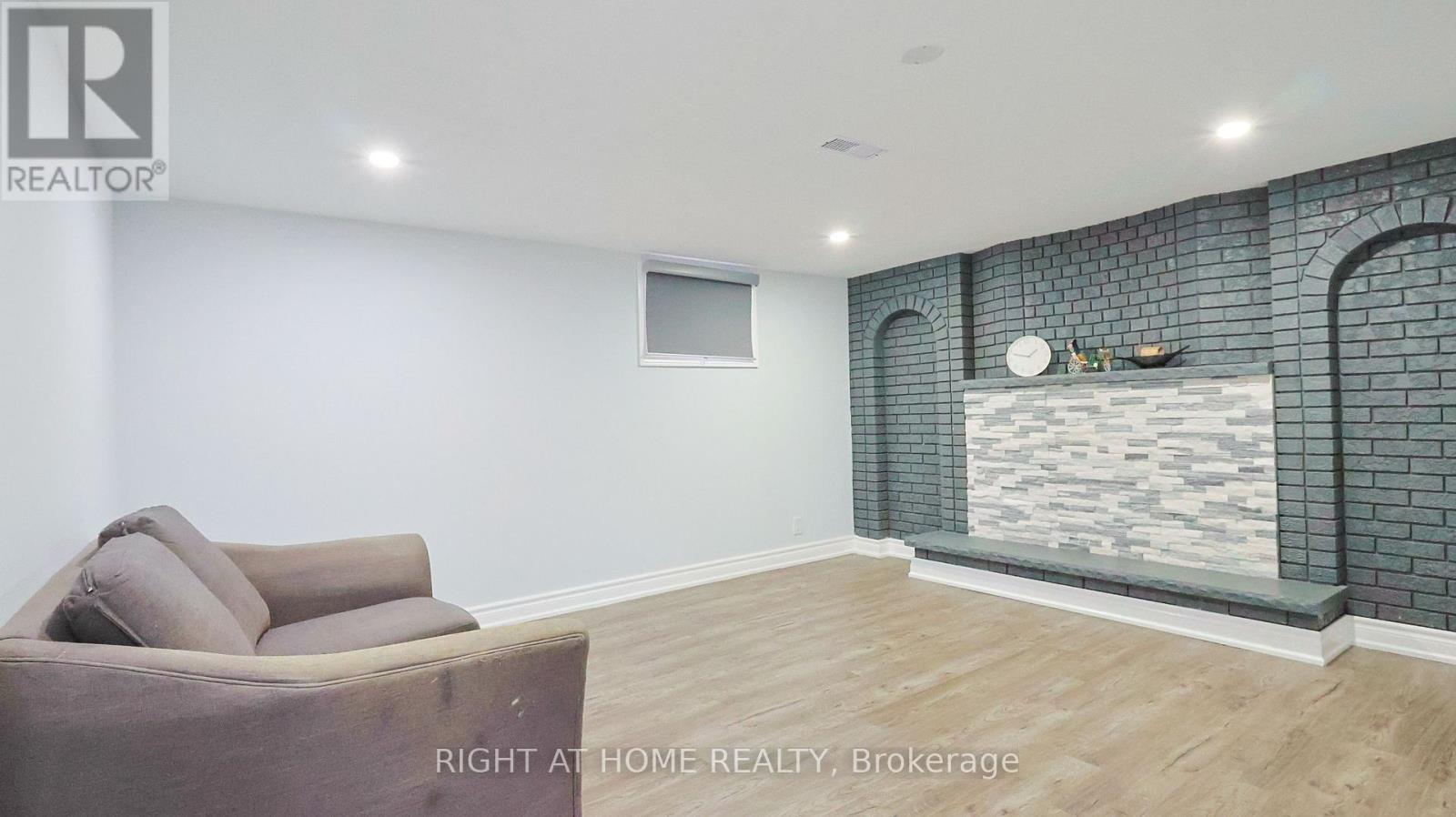 150 TOWER DRIVE - 28