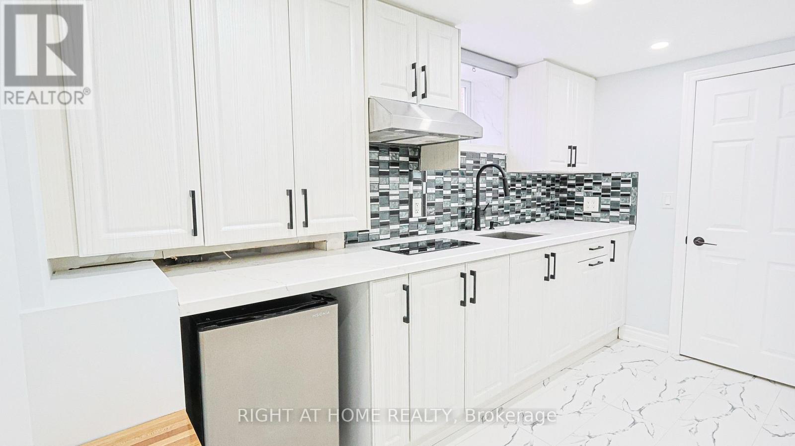 150 TOWER DRIVE - 31