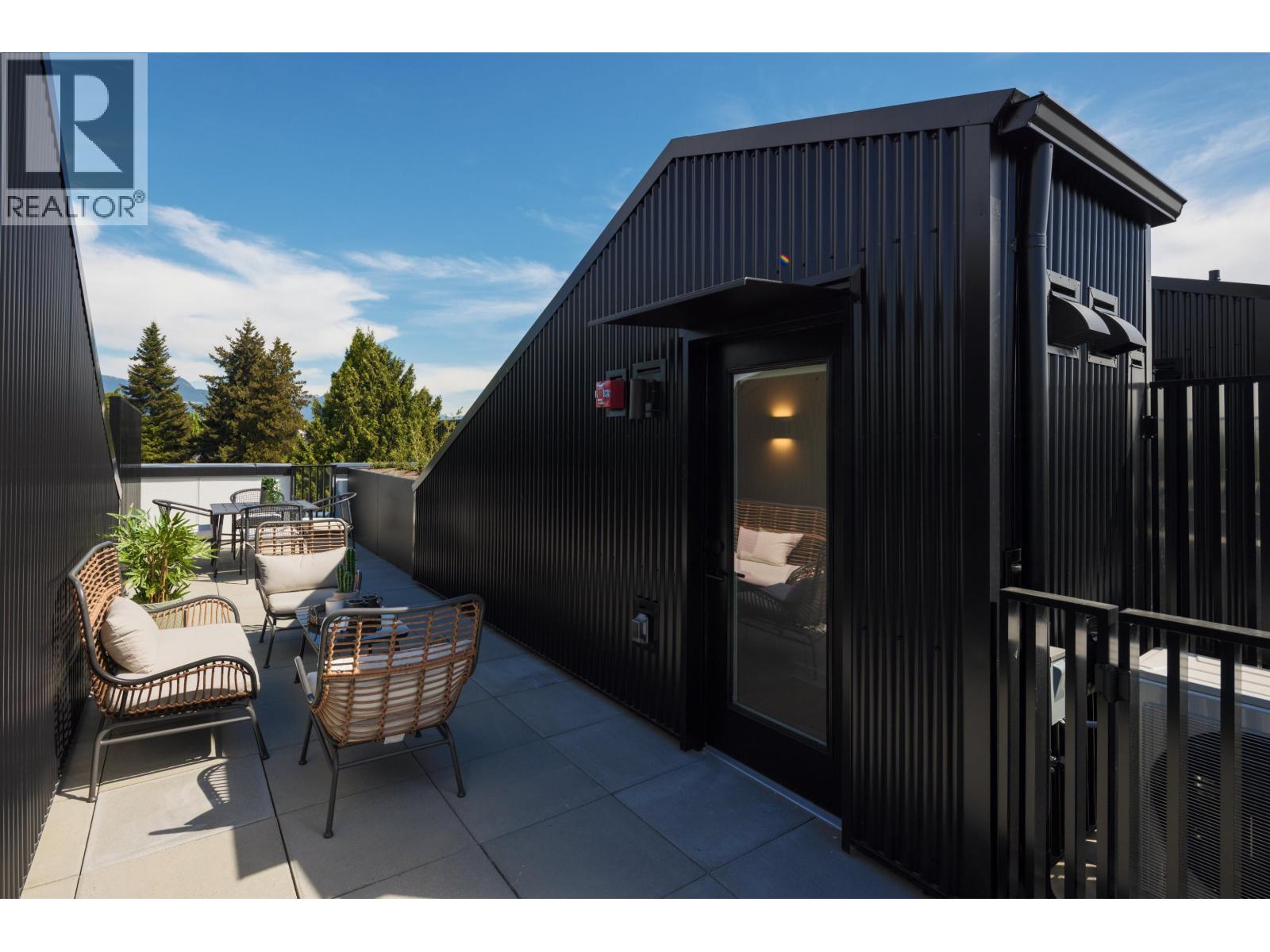 2408 E 12TH AVENUE, Vancouver