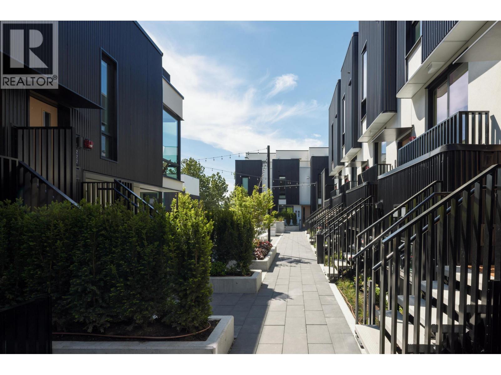 2408 E 12TH AVENUE, Vancouver