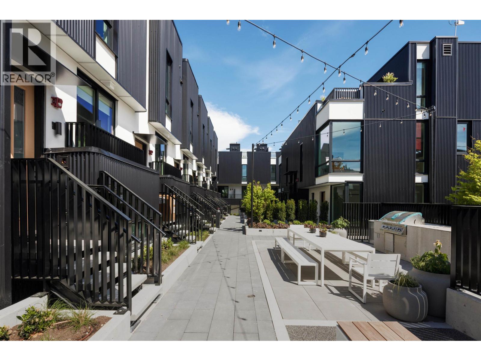 2408 E 12TH AVENUE, Vancouver
