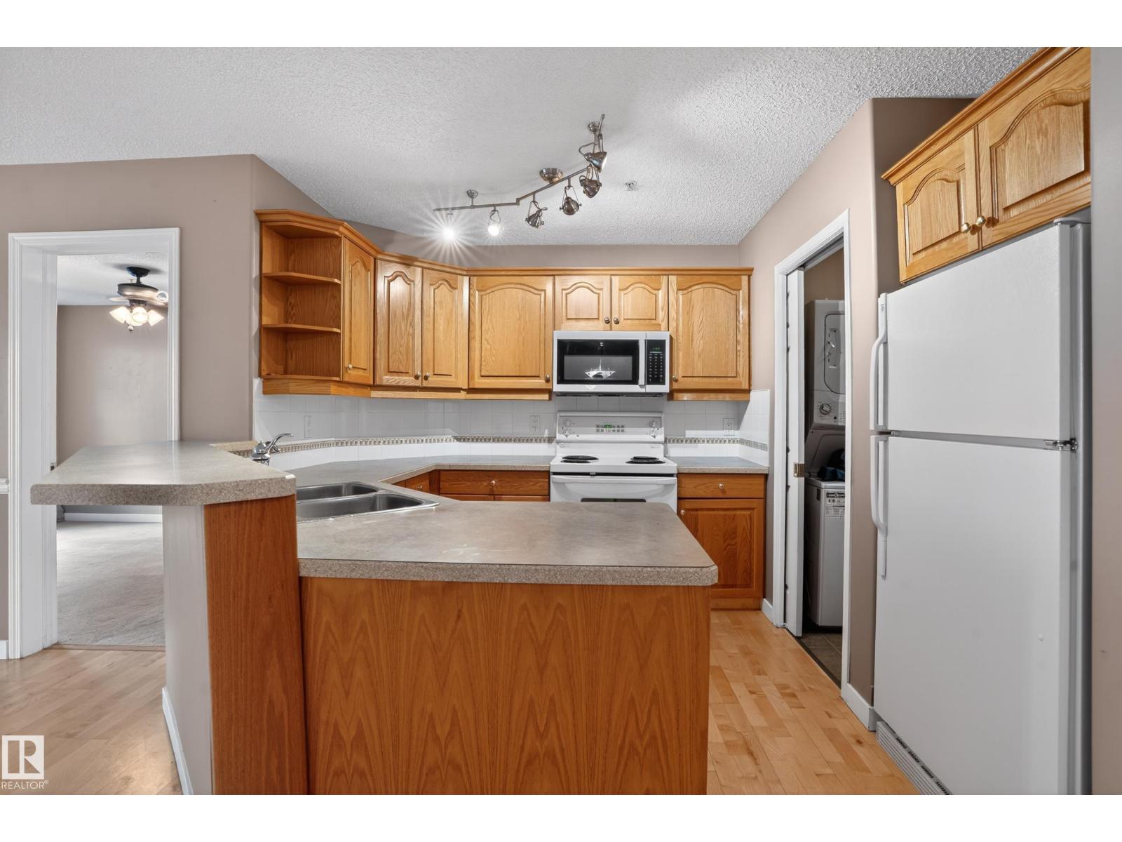 #104 9760 174 ST NW, Edmonton