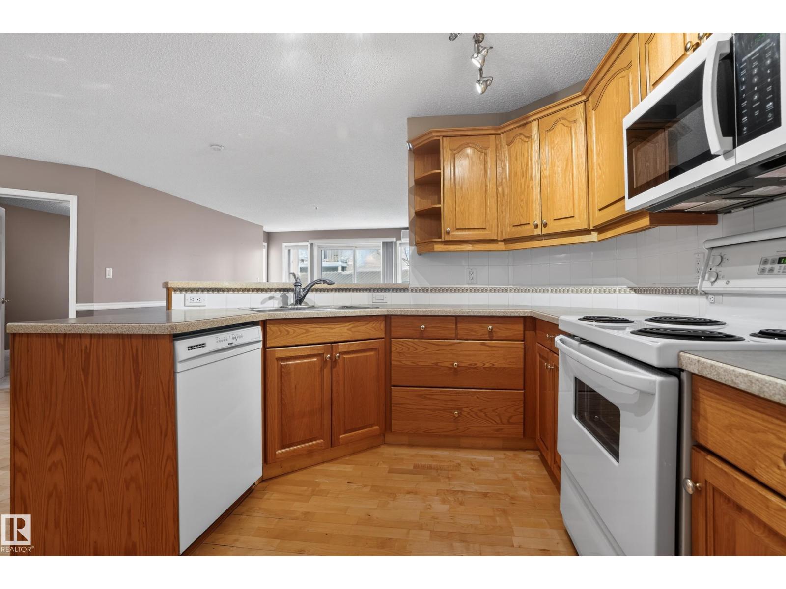 #104 9760 174 ST NW, Edmonton