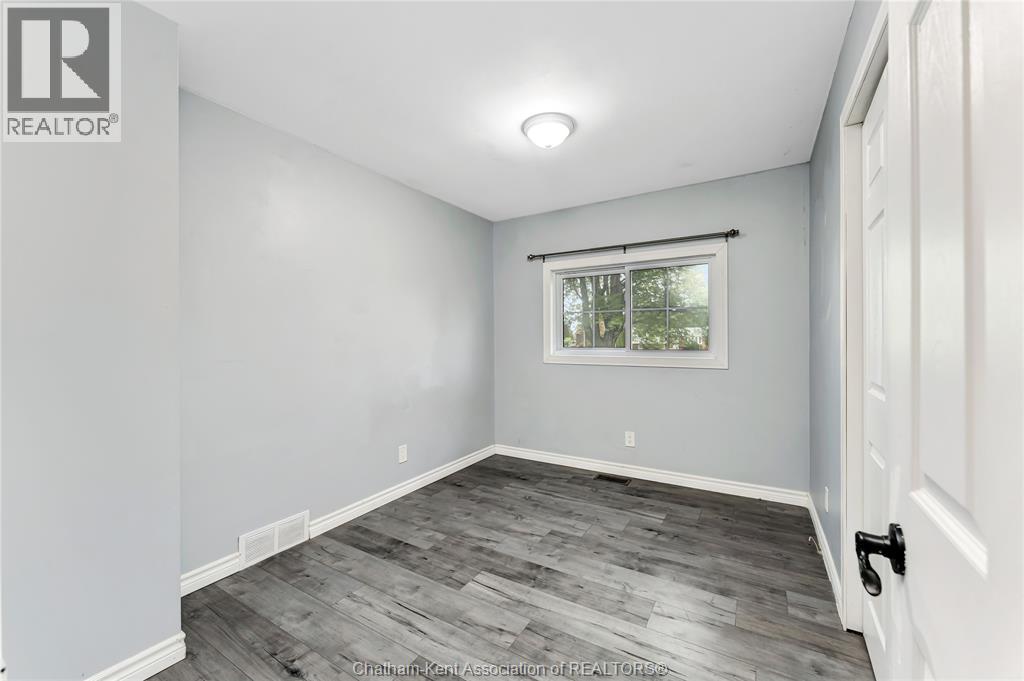 864 MCNAUGHTON AVENUE East - 16