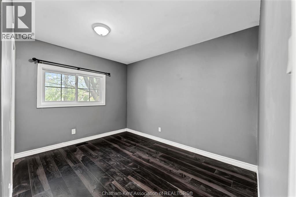 864 MCNAUGHTON AVENUE East - 17