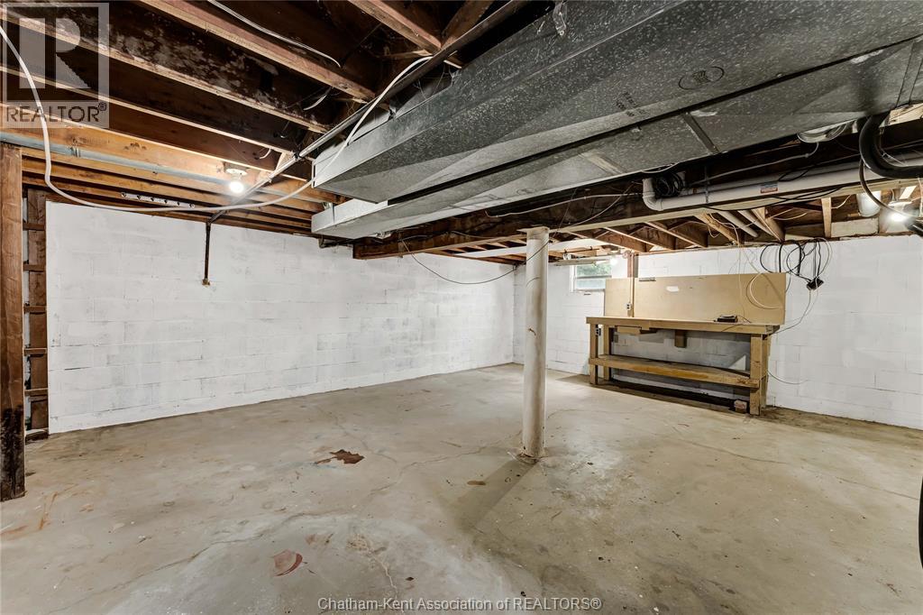 864 MCNAUGHTON AVENUE East - 23