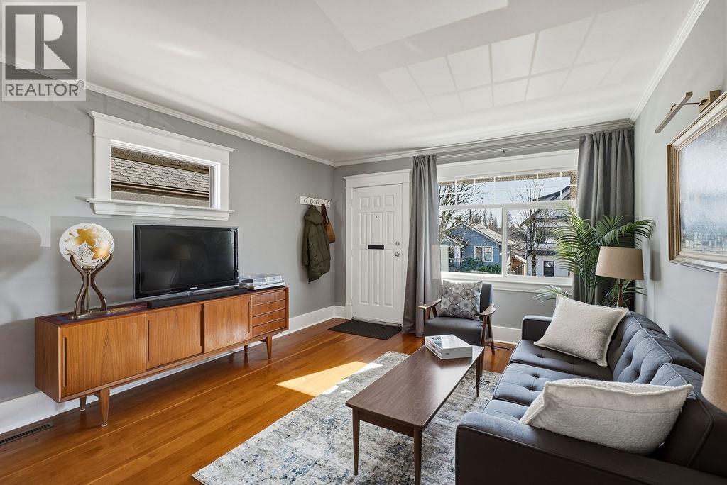 2867 E GEORGIA STREET, Vancouver