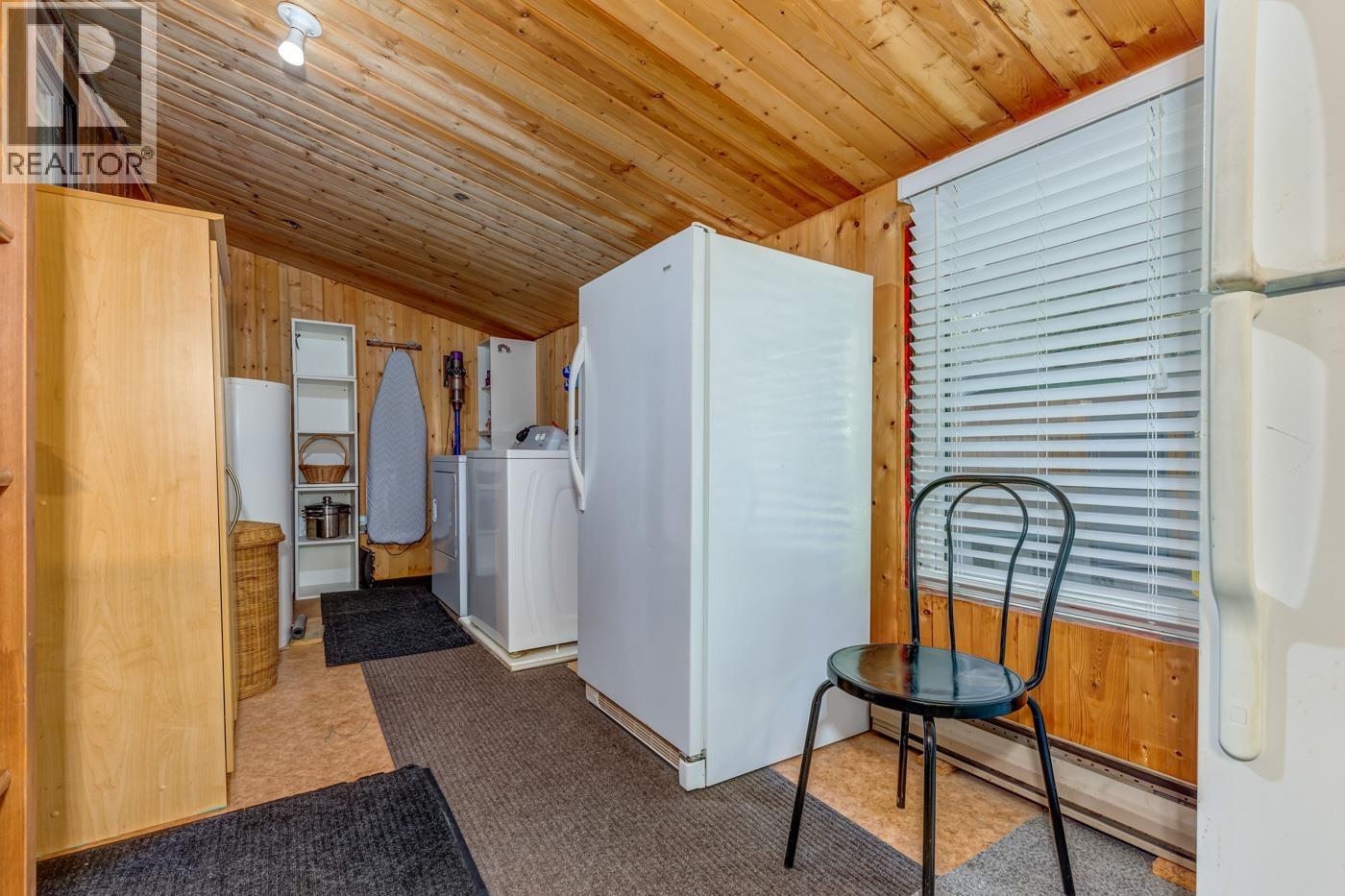 10009 PARADISE VALLEY ROAD, Squamish