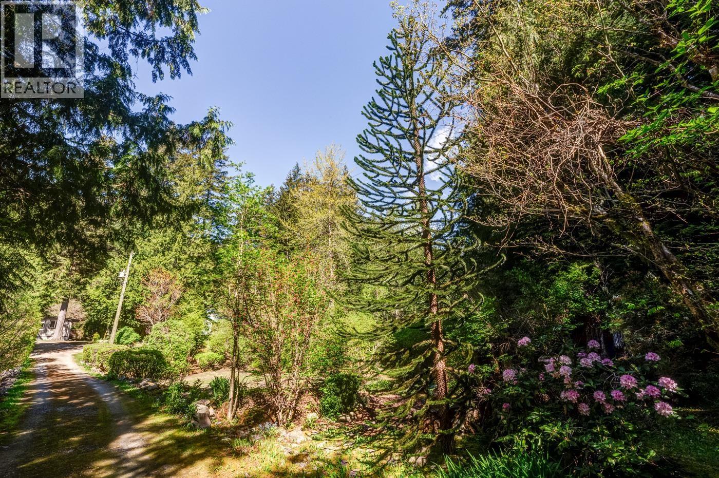 10009 PARADISE VALLEY ROAD, Squamish