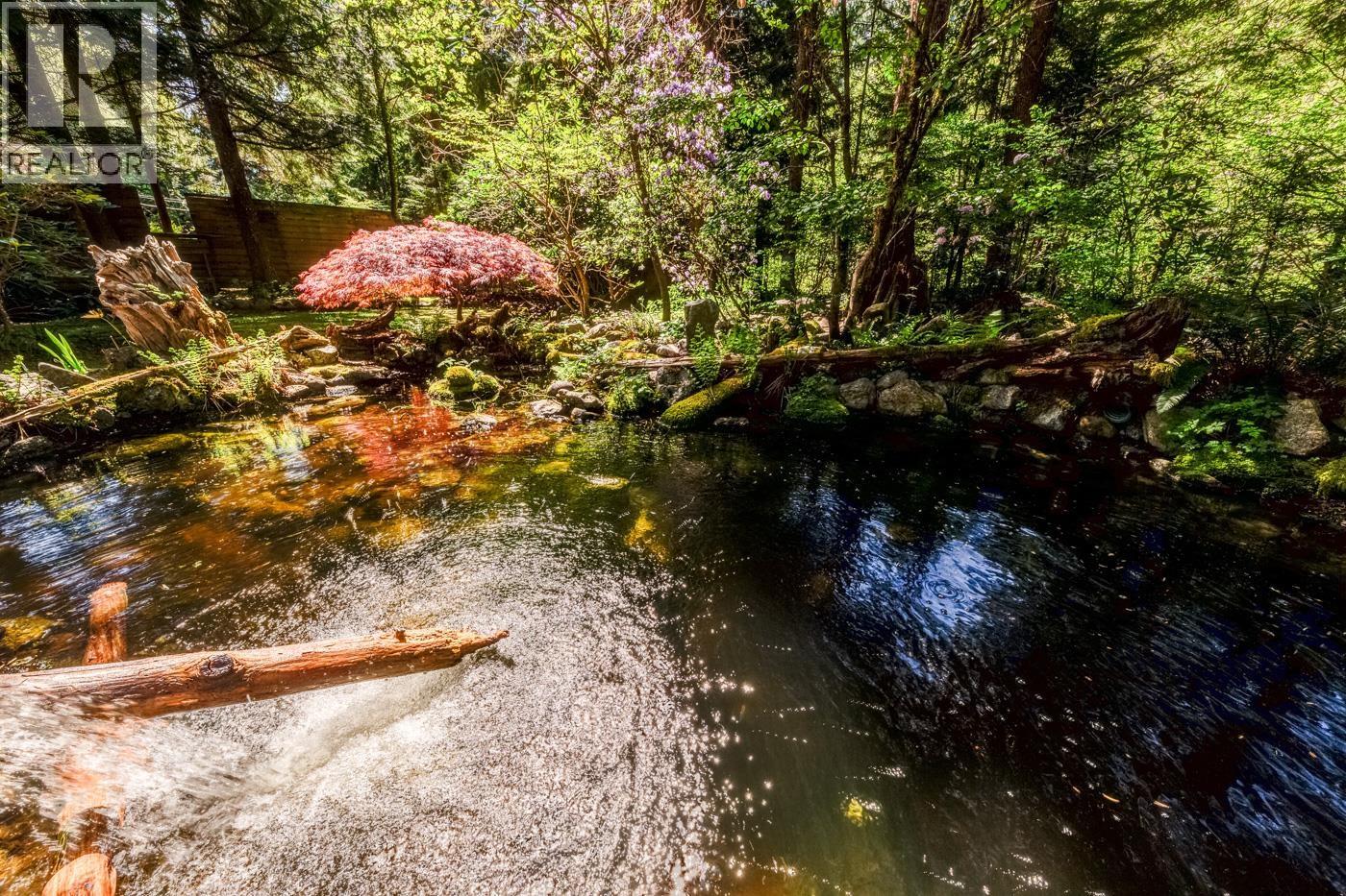 10009 PARADISE VALLEY ROAD, Squamish