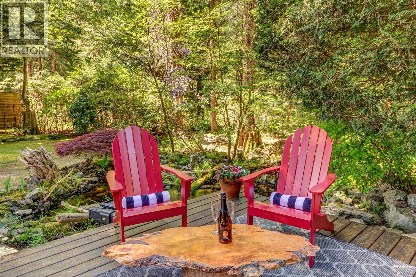 10009 PARADISE VALLEY ROAD, Squamish