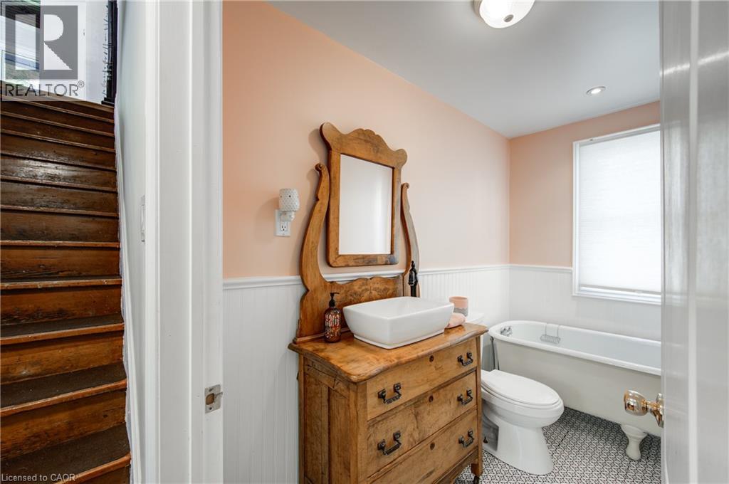 409 TOWER HEIGHTS Drive - 24