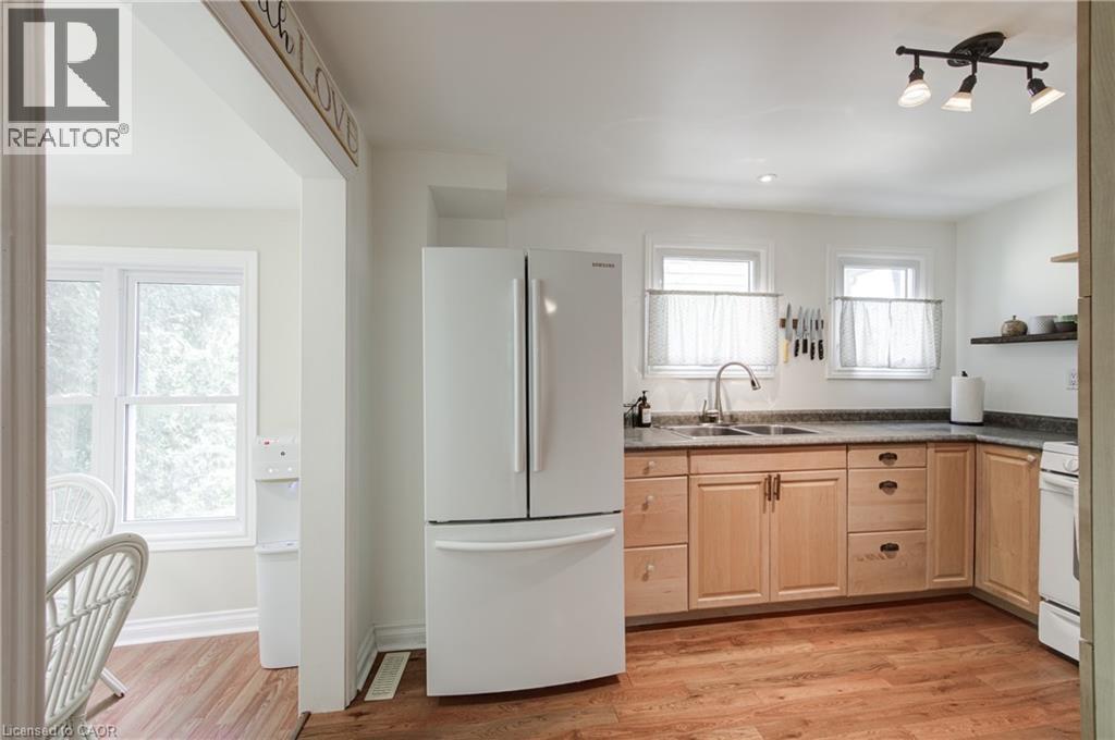 409 TOWER HEIGHTS Drive - 21