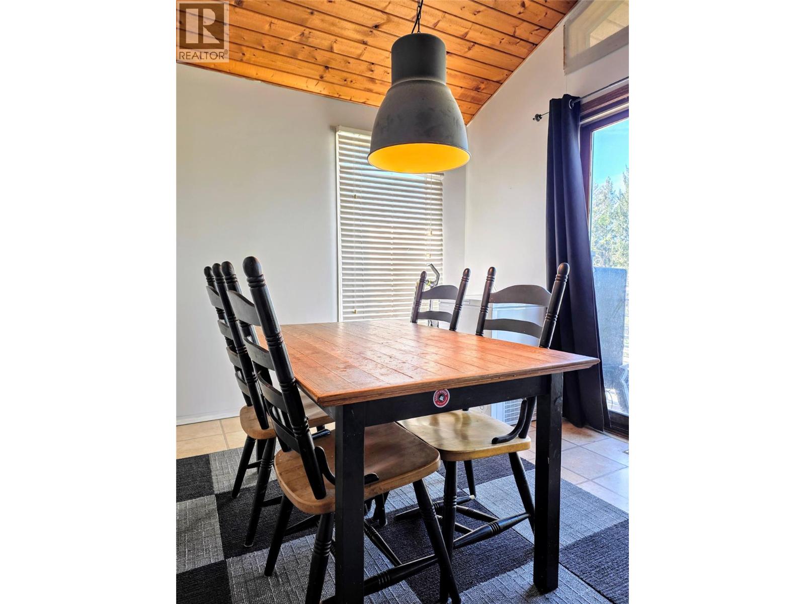 810 Swansea Road - 13