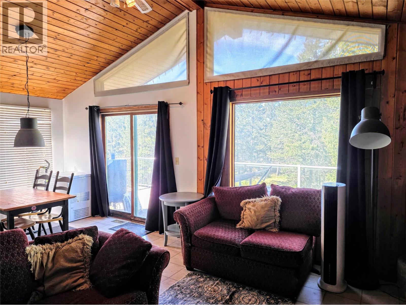 810 Swansea Road - 16