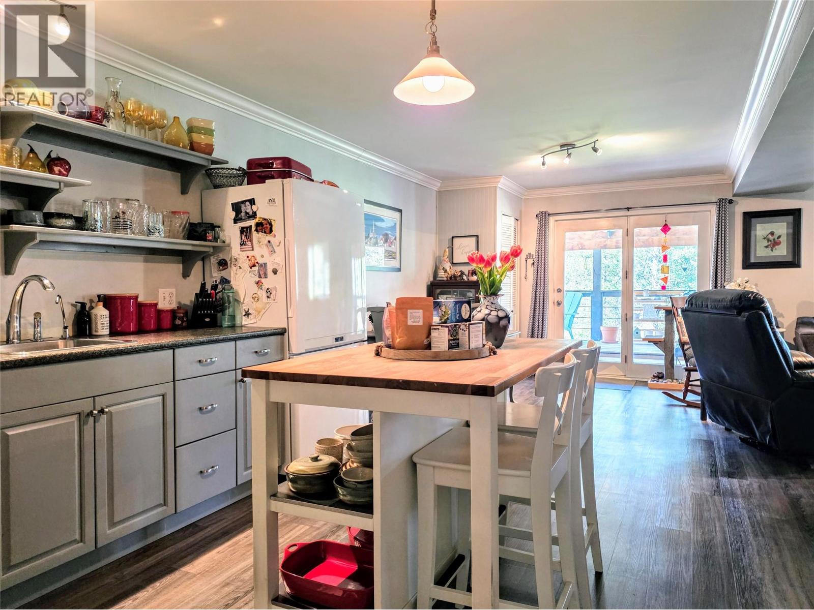 810 Swansea Road - 9