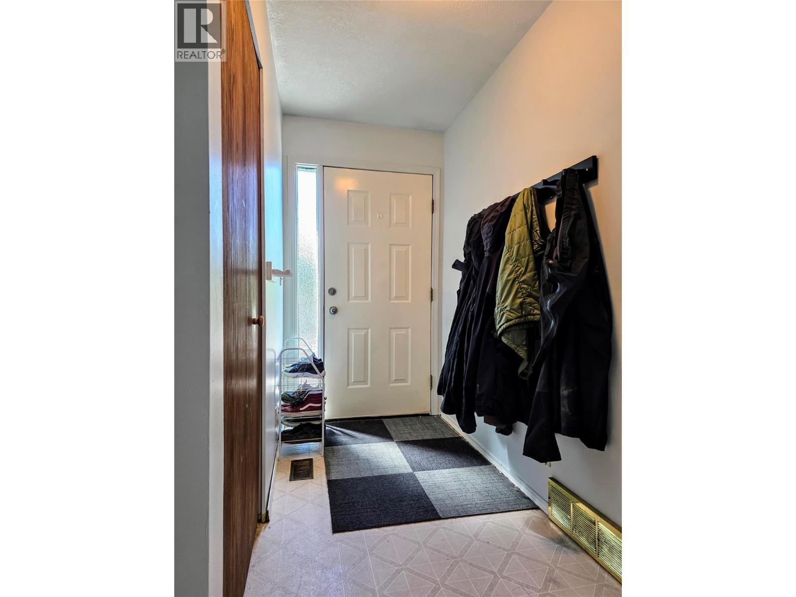 810 Swansea Road - 17