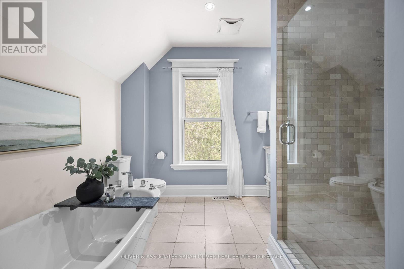 28 RENWICK AVENUE - 26