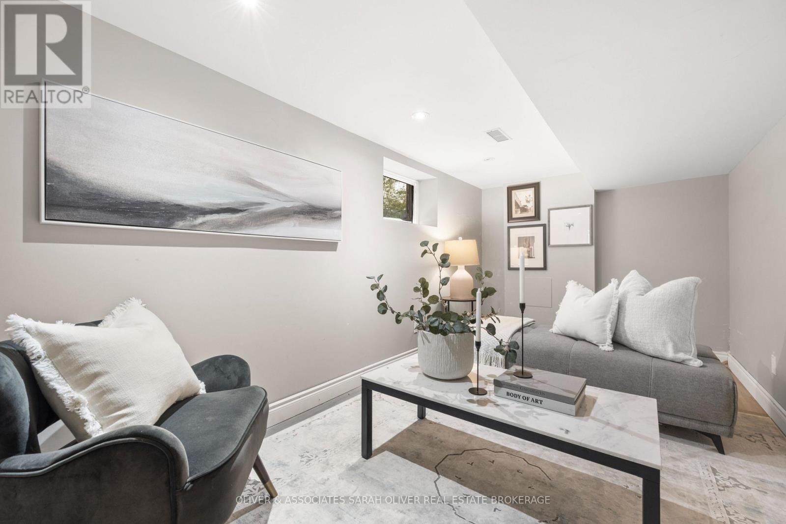28 RENWICK AVENUE - 32