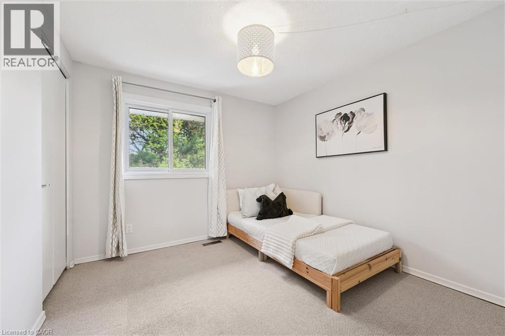 375 KINGSCOURT Drive Unit# 27, Waterloo, Ontario, N2K3N7 — Photo 3
