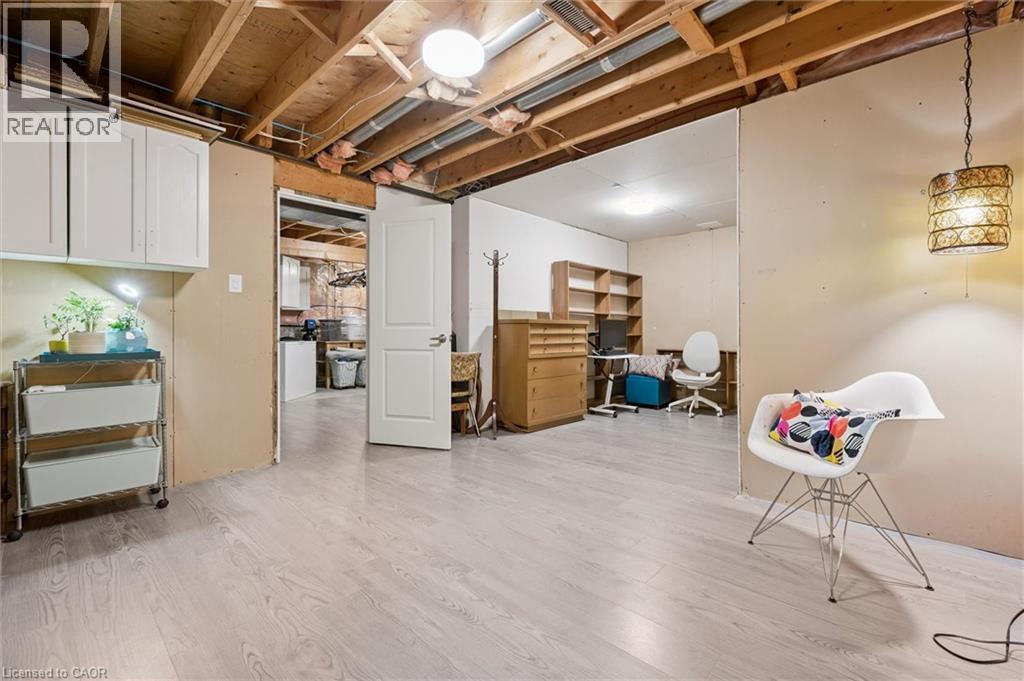 375 KINGSCOURT Drive Unit# 27, Waterloo, Ontario, N2K3N7 — Photo 4