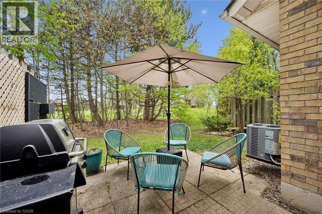 375 KINGSCOURT Drive Unit# 27, Waterloo, Ontario, N2K3N7 — Photo 14