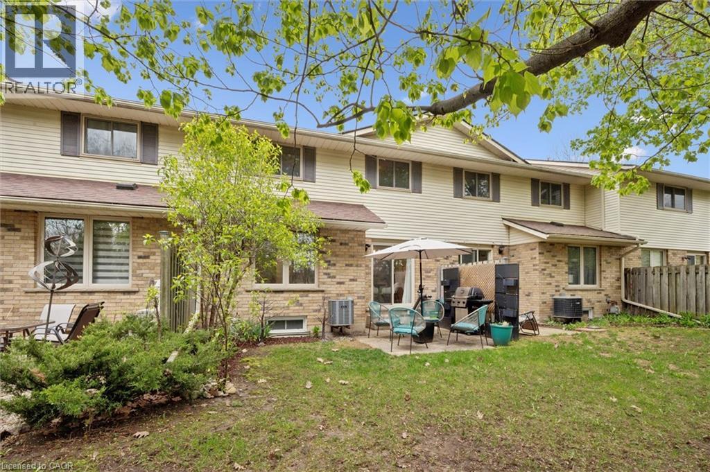 375 KINGSCOURT Drive Unit# 27, Waterloo, Ontario, N2K3N7 — Photo 12