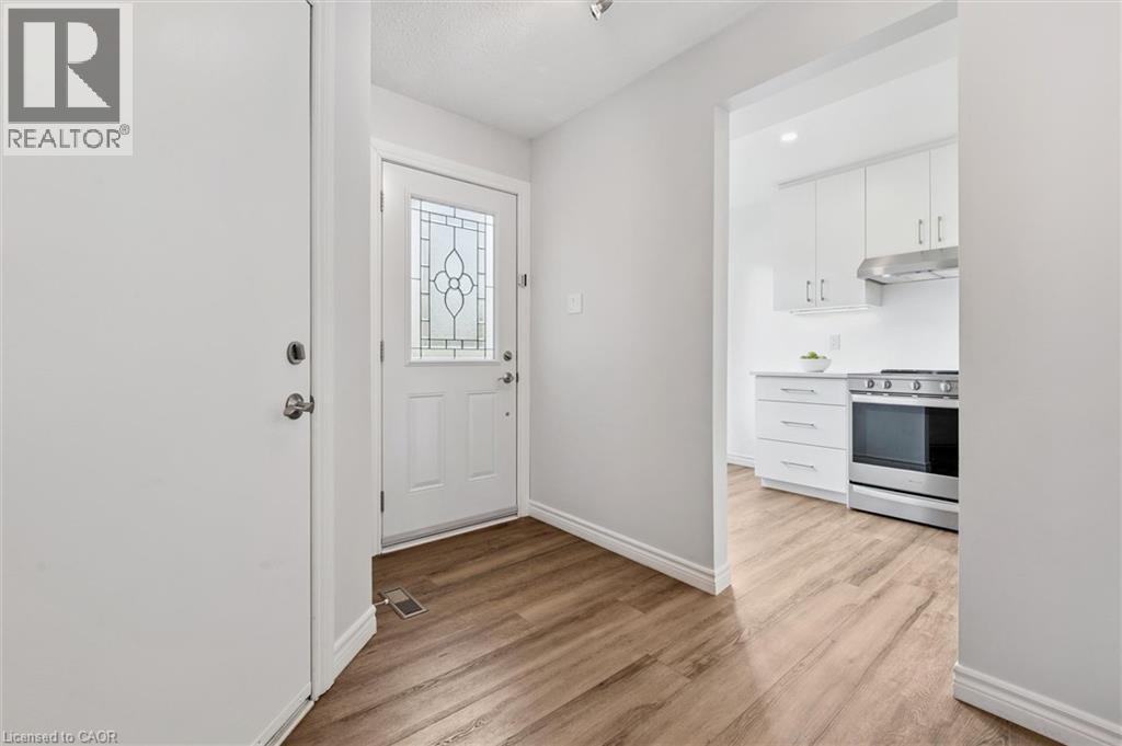 375 KINGSCOURT Drive Unit# 27, Waterloo, Ontario, N2K3N7 — Photo 18