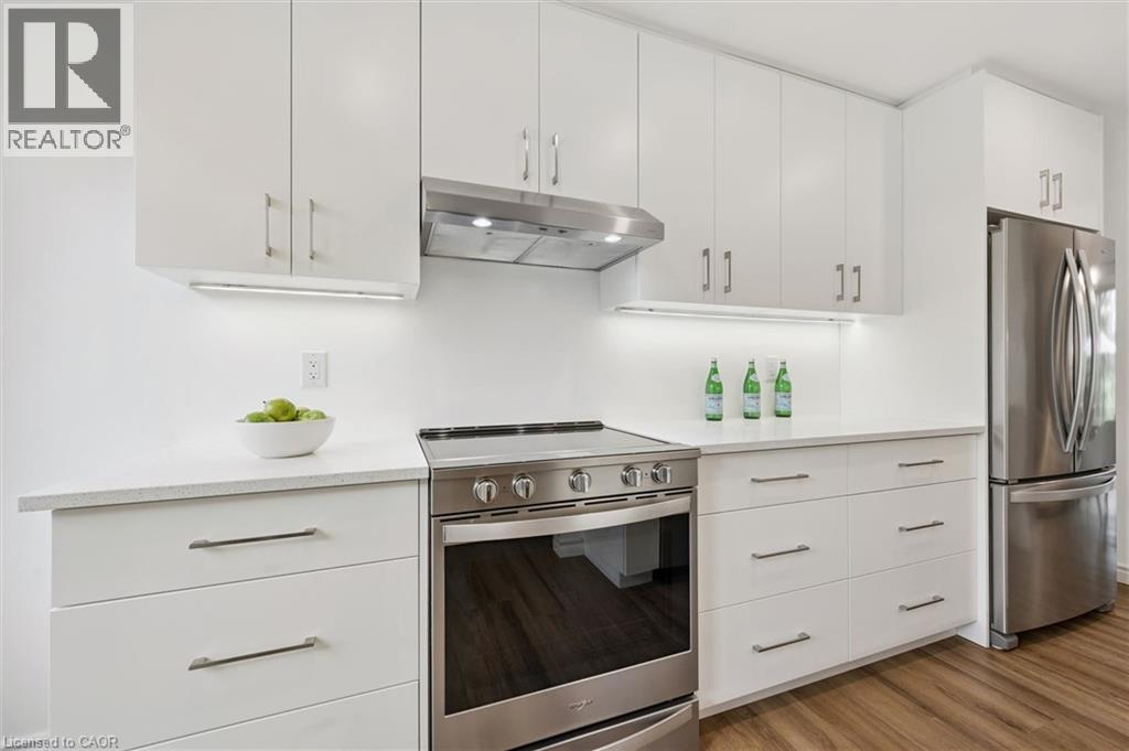 375 KINGSCOURT Drive Unit# 27, Waterloo, Ontario, N2K3N7 — Photo 5