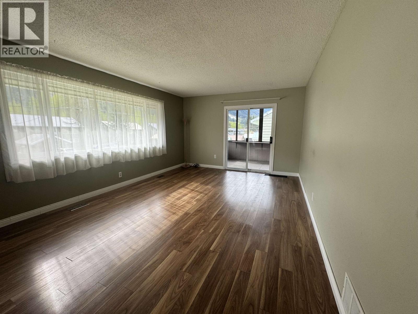 1407 RAVEN Street, Stewart